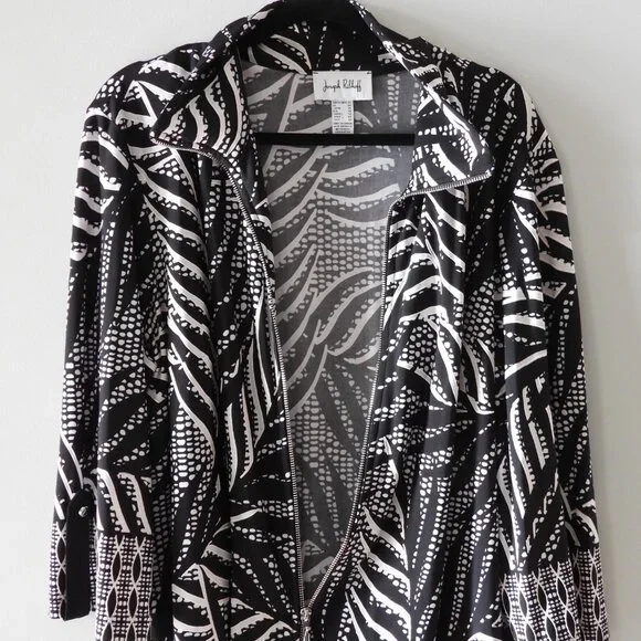 Joseph Ribkoff zipperd blazer - Picture 3 of 6